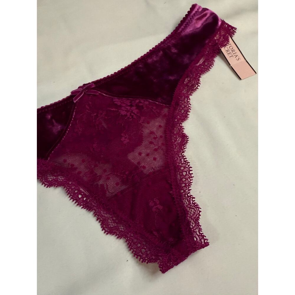NWT Victoria’s Secret Vintage Dream Angels Lace Thong – Purple – Size XS – 2018 - Picture 9 of 9